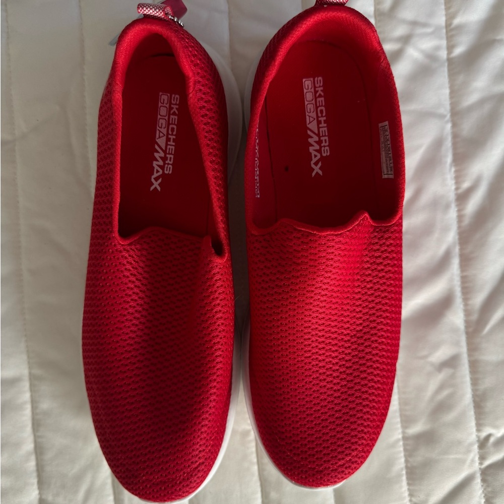 NEW Skechers Women’s Slip In’s Go Walk Joy Mesh Slip Ons